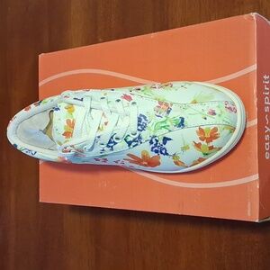 Easy Spirit AP1 White Leather Multicolor Floral Print Walking Shoes  5.5M